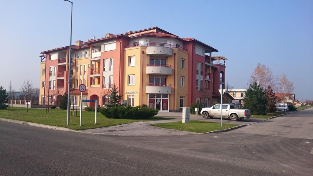 Reka Apartman Bük الغرفة الصورة